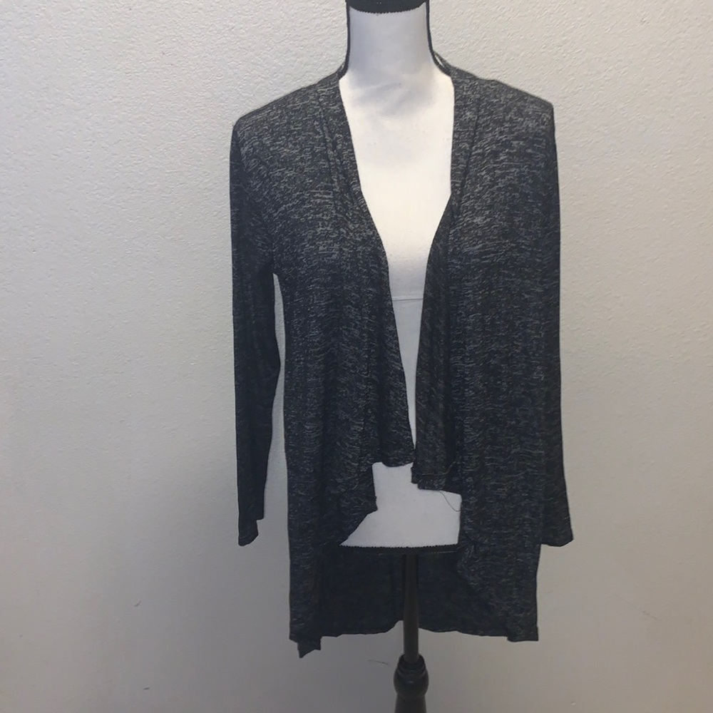 JM Fleurette heathered black high low open cardigan sweater